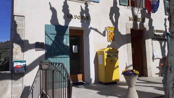 Photo du point La Poste Agence Communale CHATEAUDOUBLE Mairie