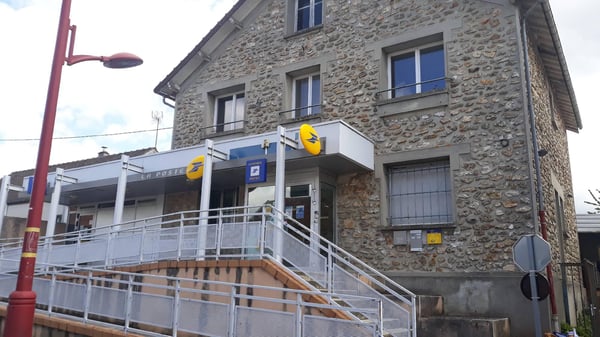 Photo du point La Poste REBAIS
