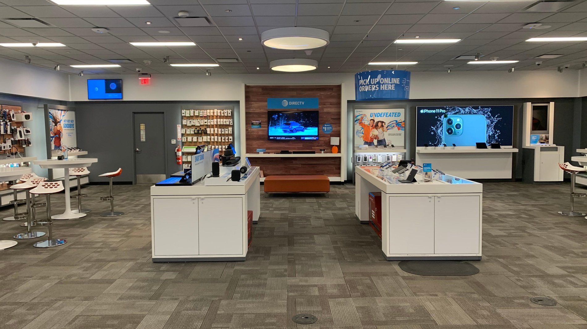 AT&T Store Mall of New Hampshire iPhone SE w/ Curbside Pickup