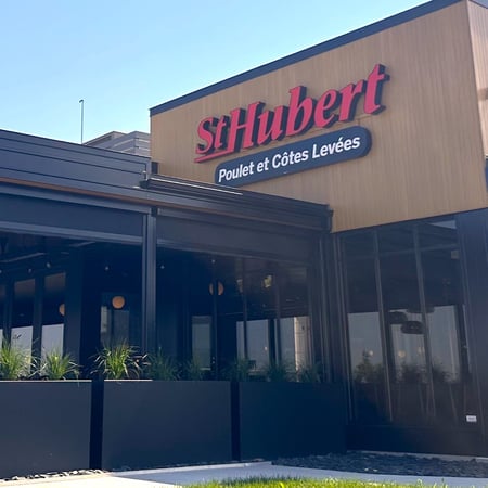 Restaurant et bar St-Hubert - Chicoutimi (Saguenay)