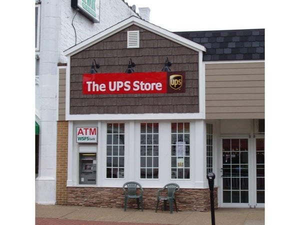 Facade of The UPS Store Main St, Newark, Delaware