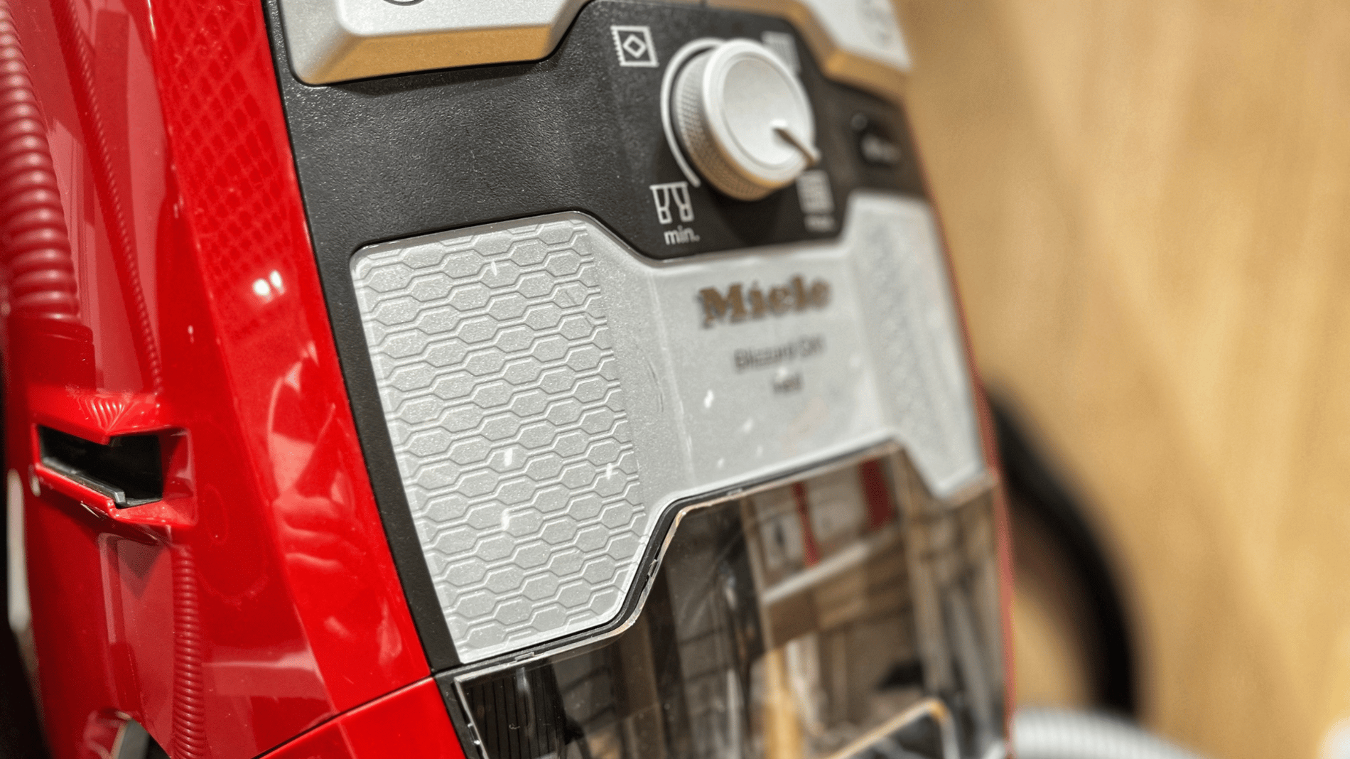 ASPIRATEUR TRAINEAU MIELE BOULANGER NICE CAP 3000