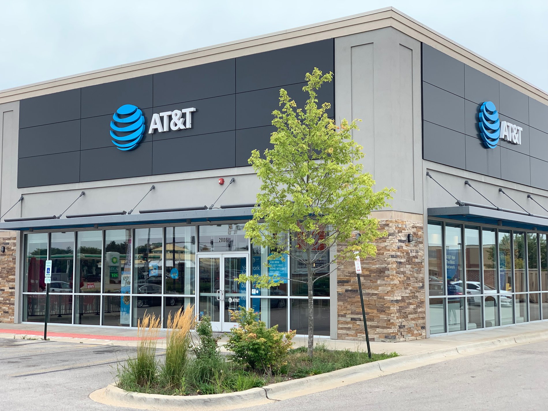 Oswego Store – Apple iPhone 12 and Samsung Devices Oswego, IL | AT&T