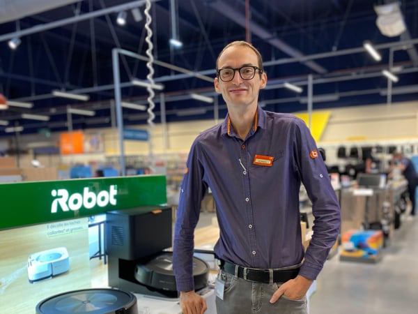 Adrien, vendeur confort du magasin Boulanger Vendenheim Reichstett