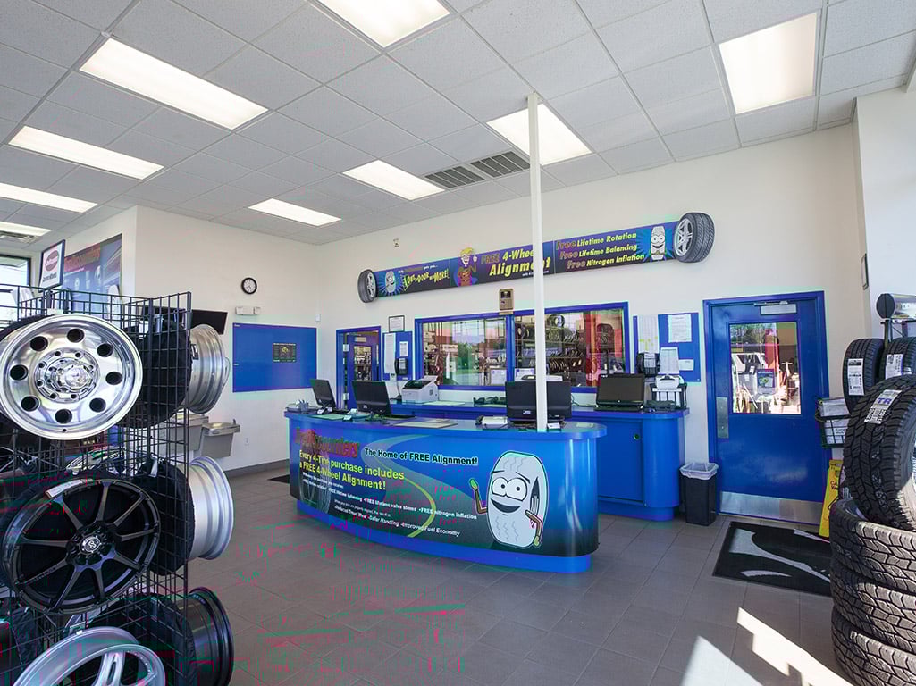 Tire Discounters Dixie tires, alignment, brakes, autoglass in