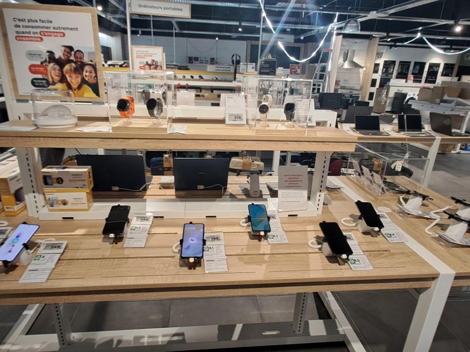 Boulanger Pontivy - rayon smartphone