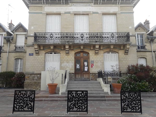La Poste Agence Communale Cergy Mairie 95000 La Poste