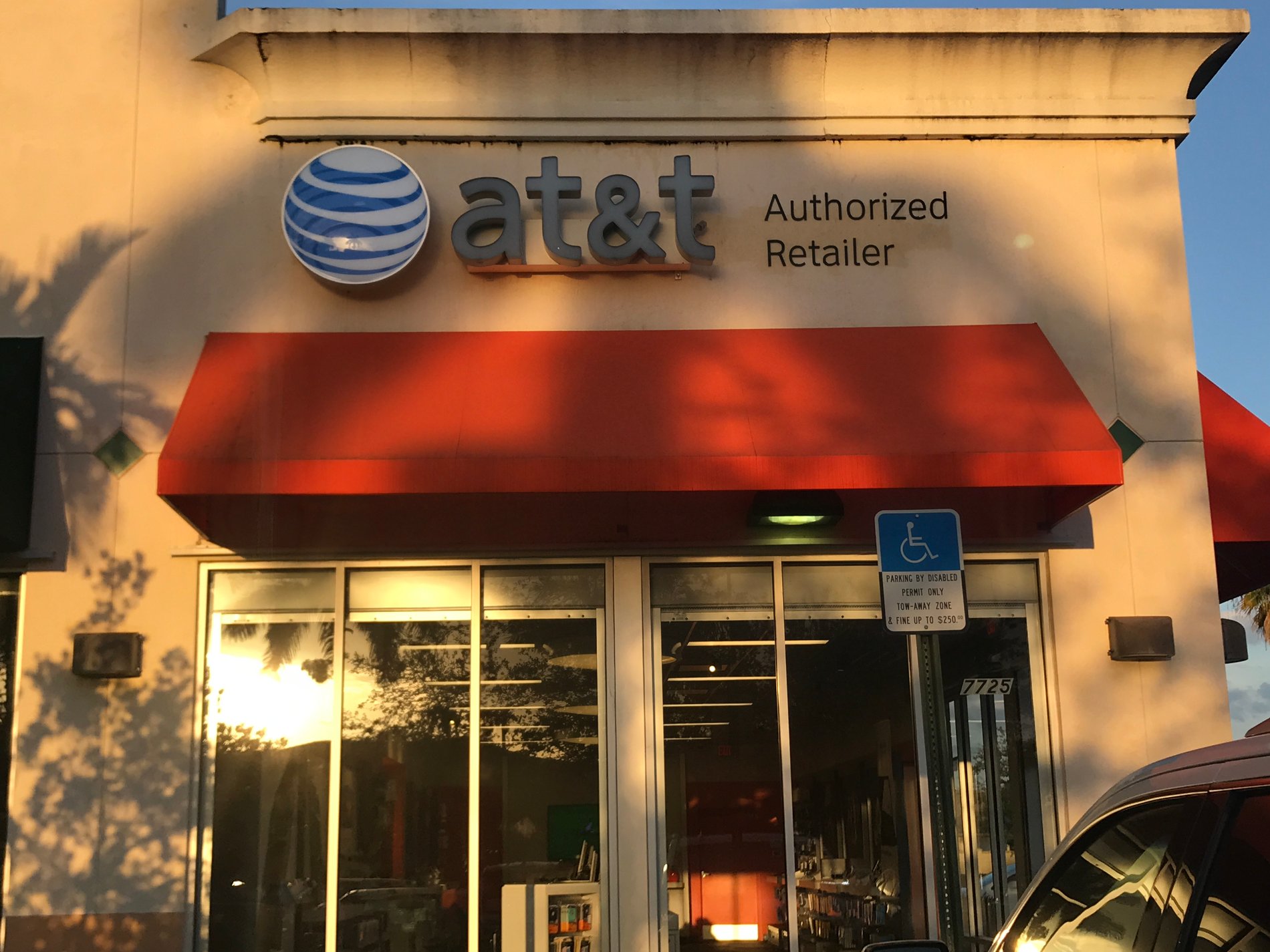 Tienda de AT&T Hialeah Gardens Hialeah, FL