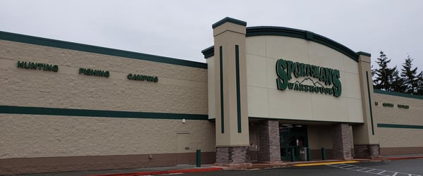 The front entrance of Sportsman's Warehouse in Everett