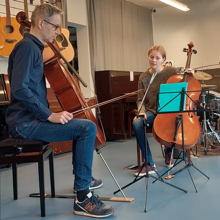 Cellounterricht bei ArtsCademia in Bern und Ostermundigen