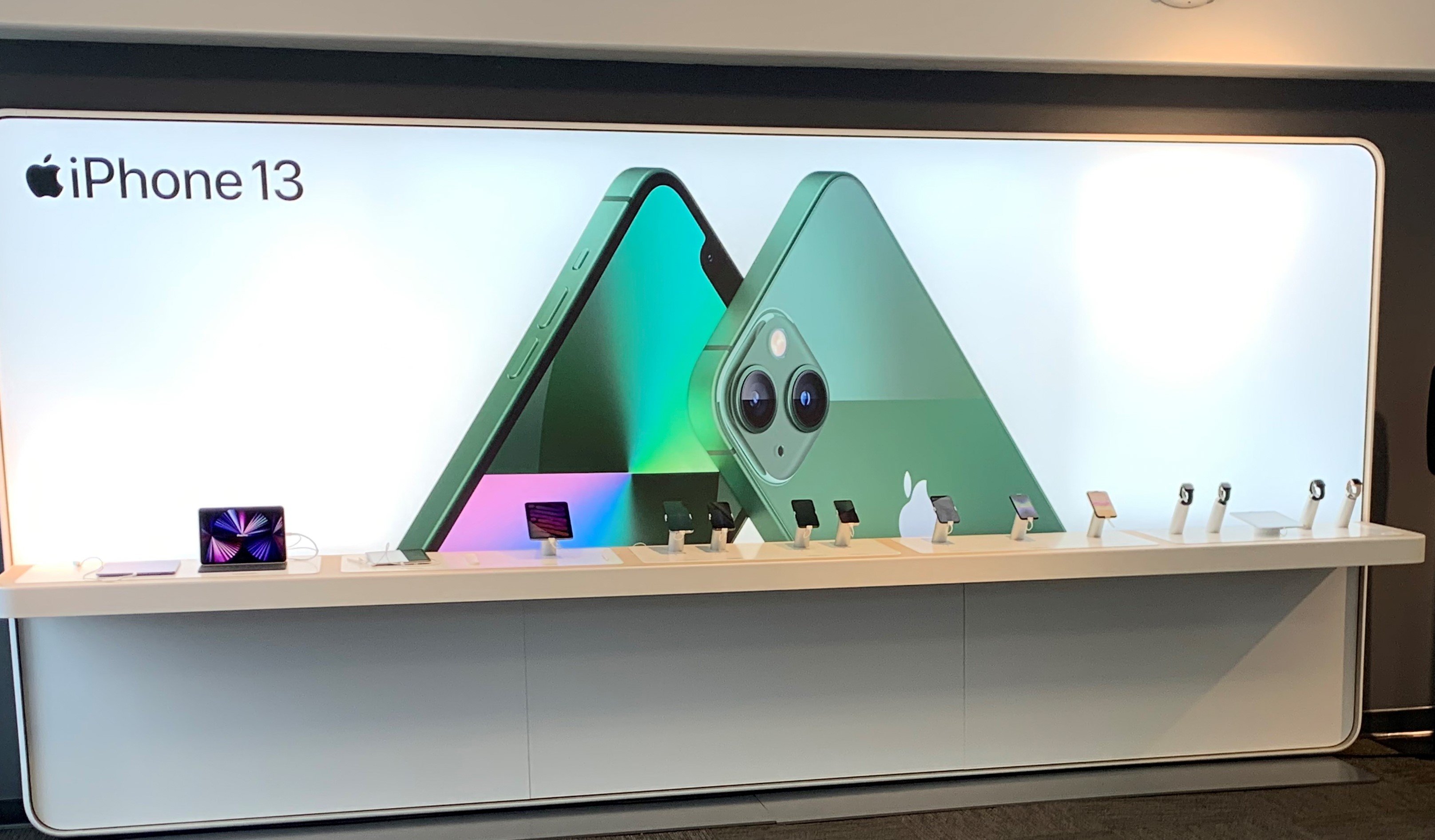 AT&T East West Connector Cell Phones, Wireless Plans & Accessories