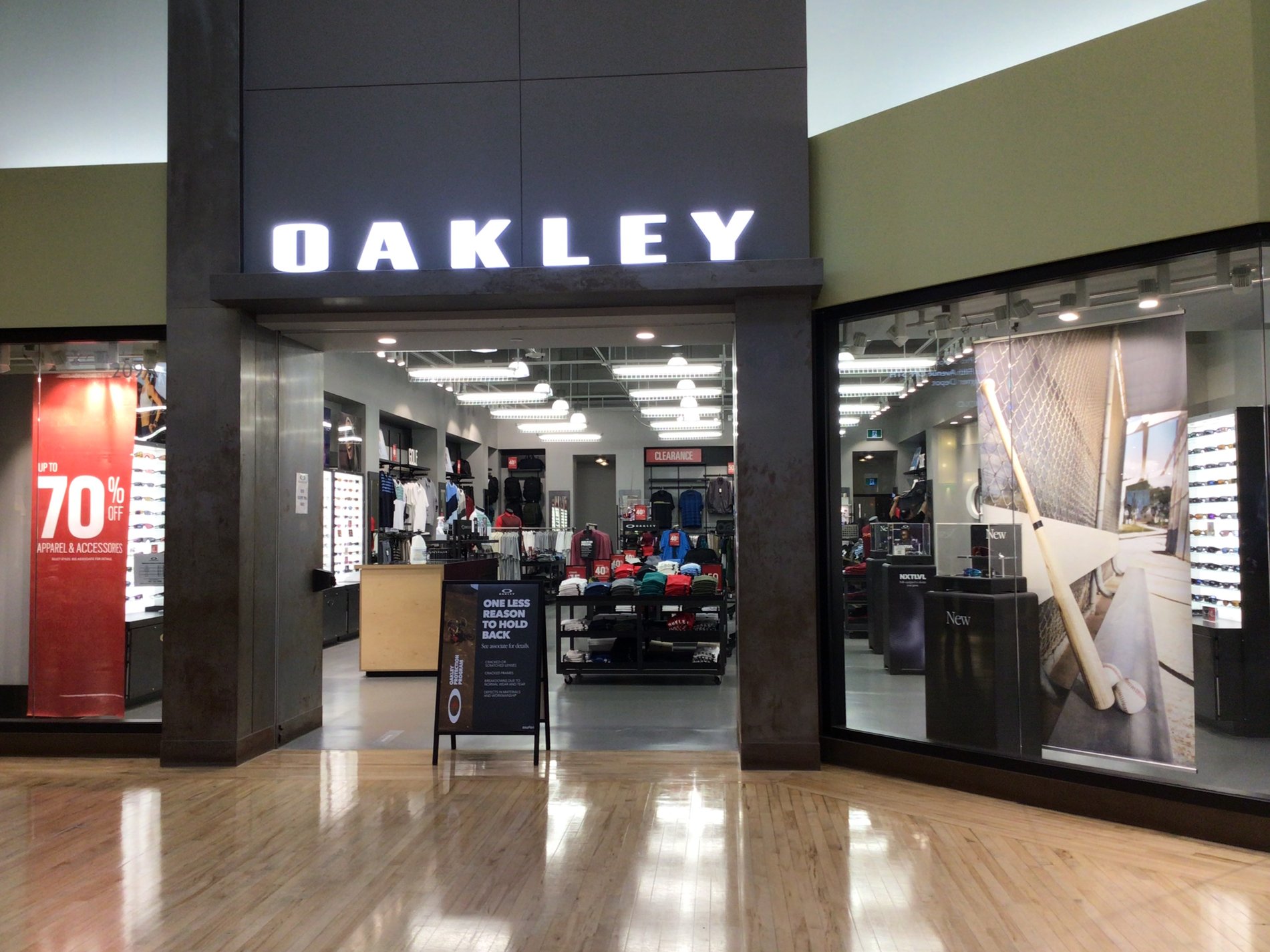 What are Oakley Vault locations?