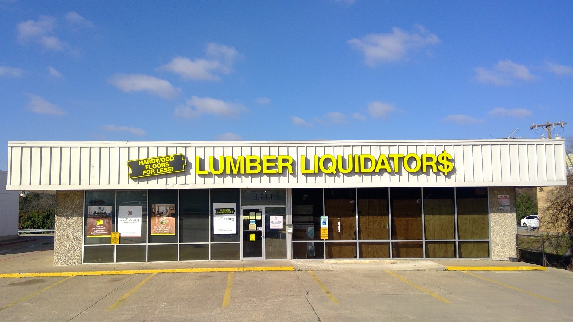 LL Flooring (Lumber Liquidators) #1077 - Plano | 1717 N Central Expy.
