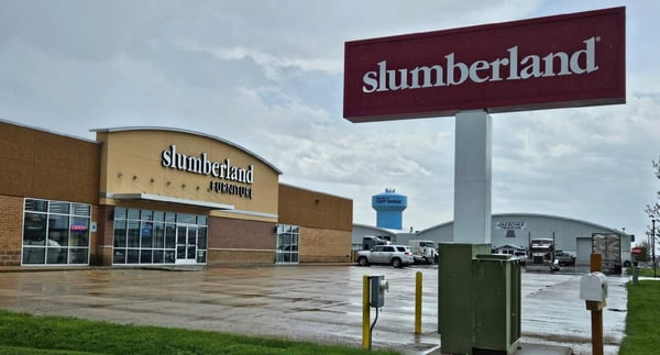 Fort Dodge Slumberland Furniture storefront and sign