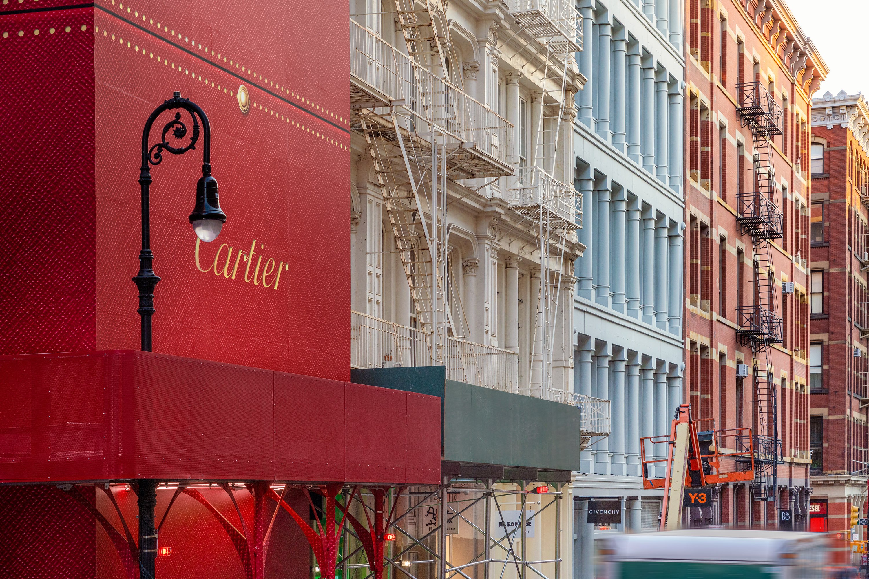 ⚜️ This is the Cartier Store on 5th Avenue. #newyorknewyork