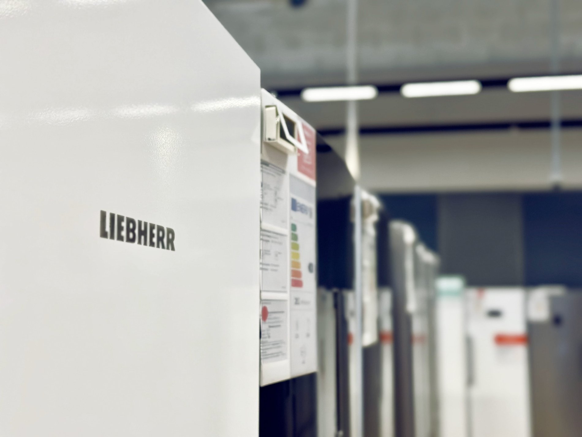 Le rayon des réfrigérateurs Liebherr chez Boulanger Toulon - La Garde