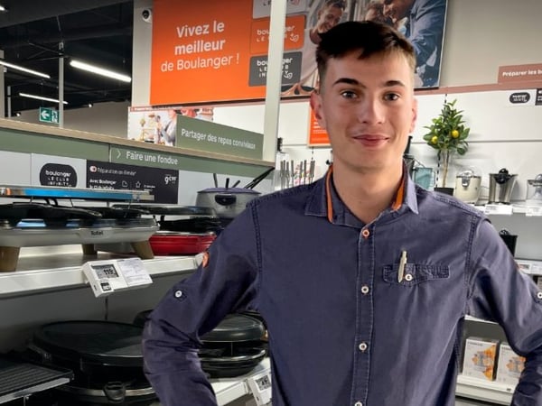Melvin notre animateur commerce en éléctroménager au magasin  Boulanger Aix en Provence