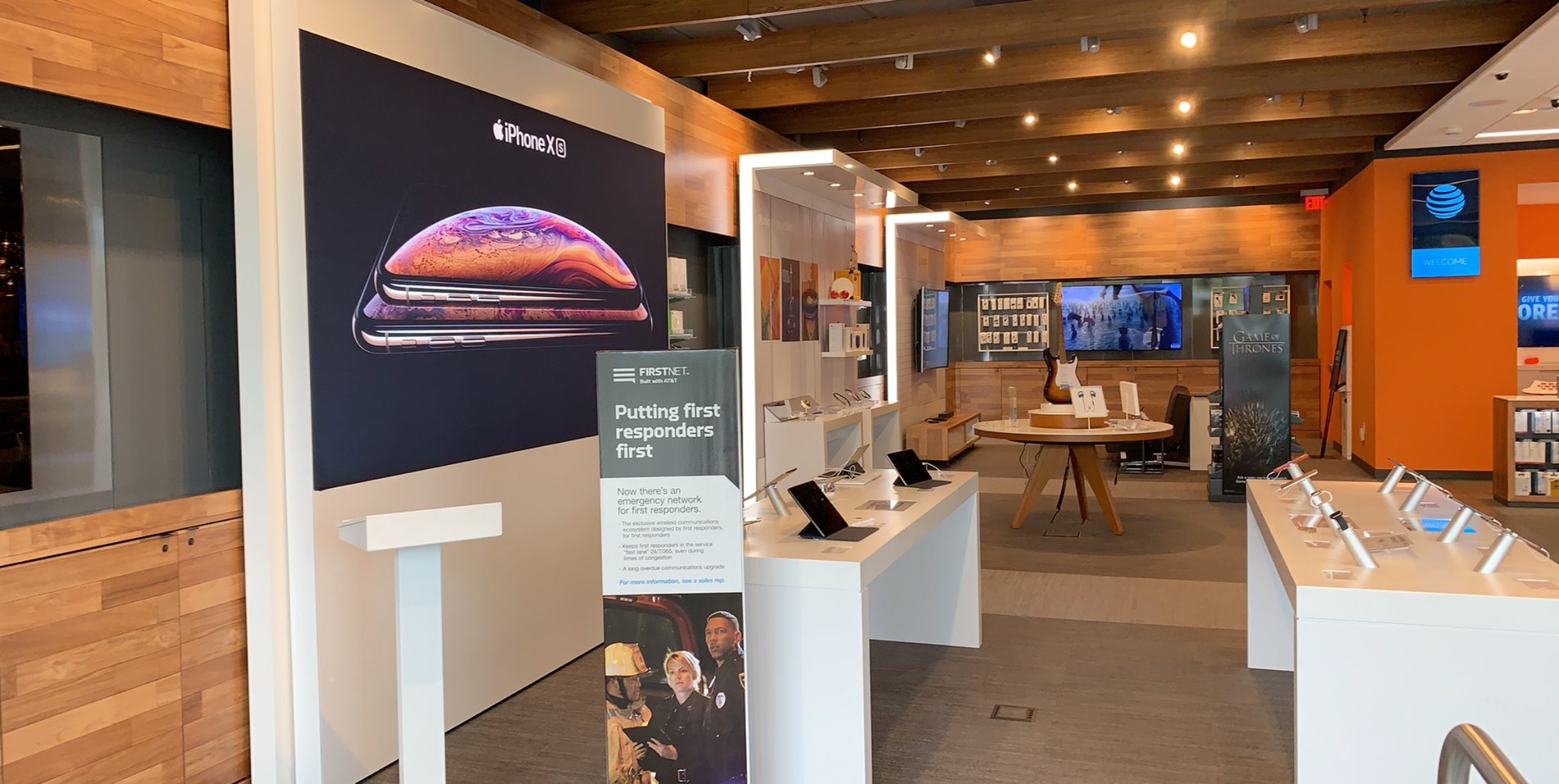 AT&T Store Worcester Plaza iPhone SE w/ Curbside Pickup Worcester, MA