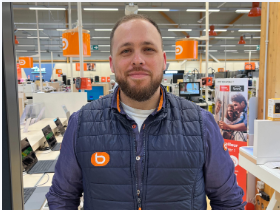 Julien conseiller de vente