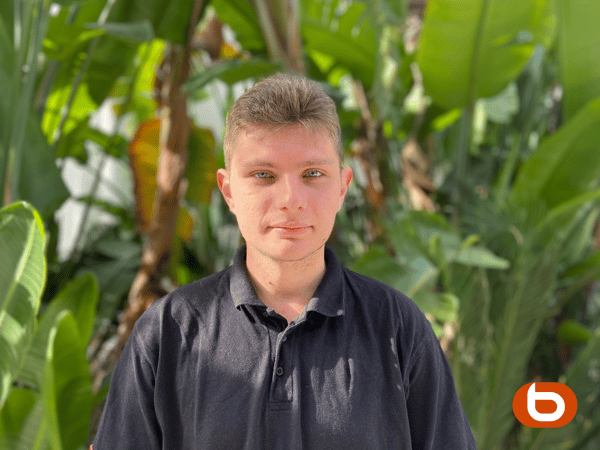 Loic technicien conseiller client Boulanger Nice Cap 3000