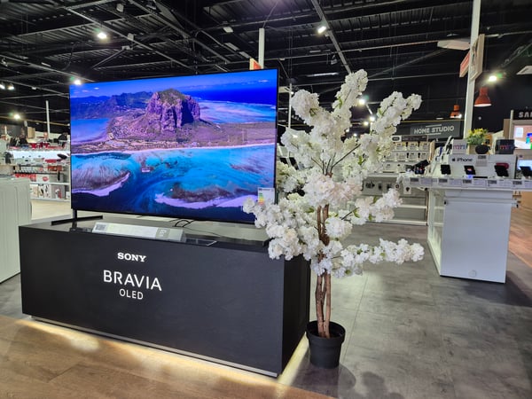 Téléviseur SONY BRAVIA OLED SERIE A95 entrée magasin Boulanger Pontarlier