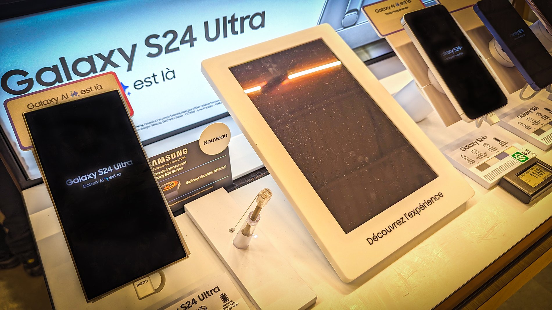 Smartphone Samsung S23 au magasin Boulanger Mâcon
