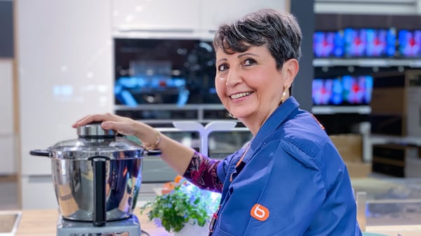 Catherine, spécialiste robot cuisine, robot cuiseur, robot multifonction, robot pâtissier, Boulanger Toulon la Garde
