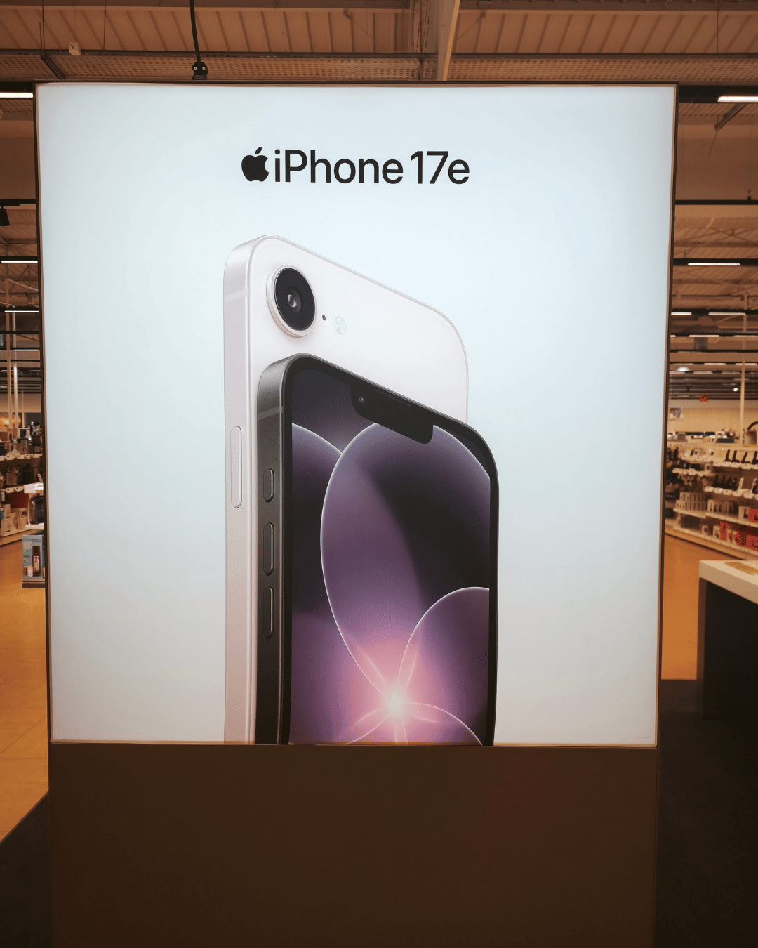 iPhone 17e au magasin Boulanger Mâcon