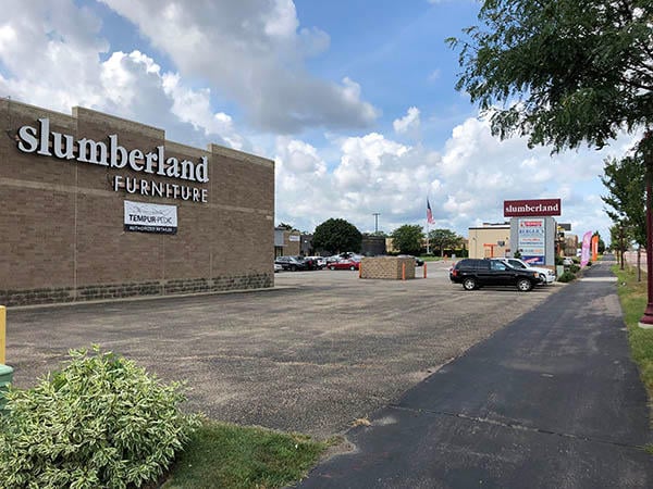 Slumberland Furniture Storefront in Mankato, MN.