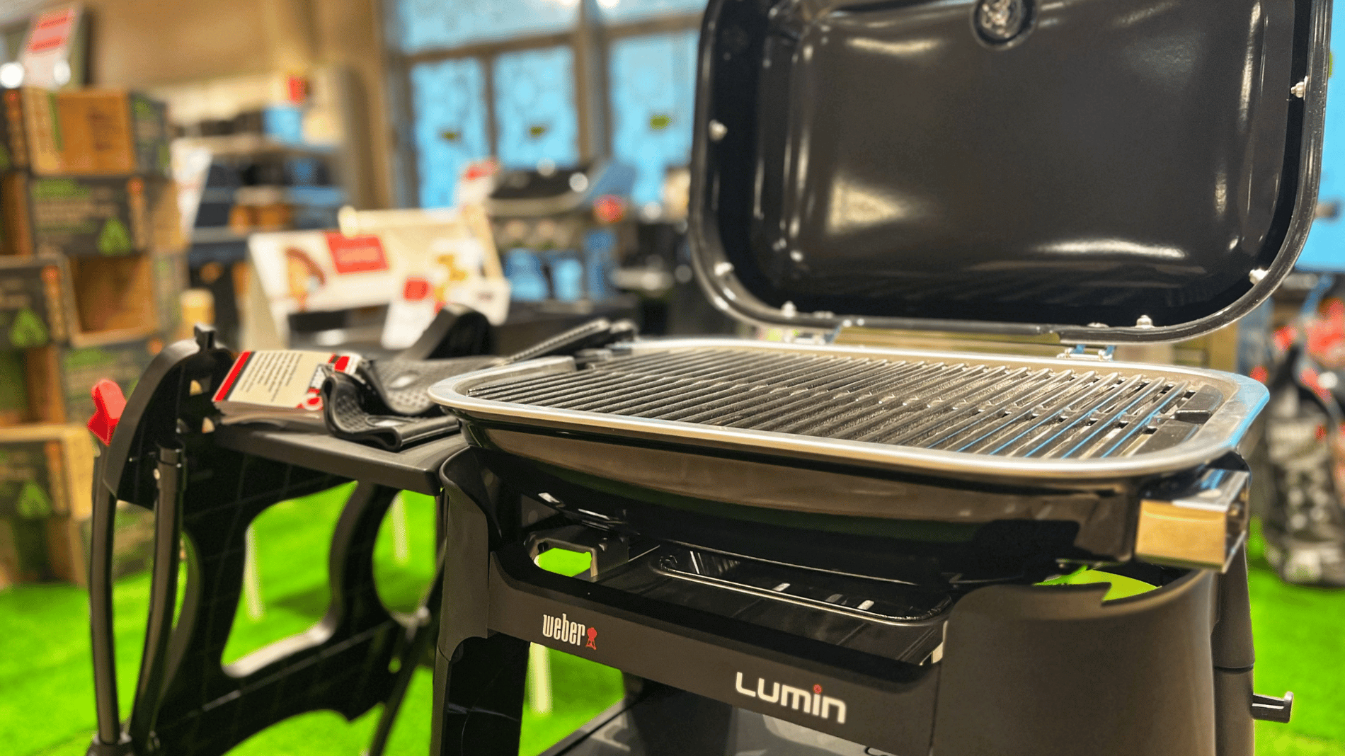 Barbecue Weber Lumin chez Boulanger Nice Cap 3000