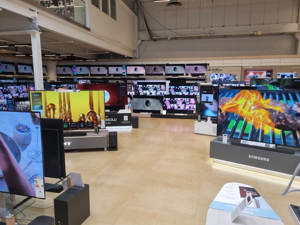 Rayon télévision chez Boulanger Vitrolles proche de Salon, Velaux, Rognac et Marignane