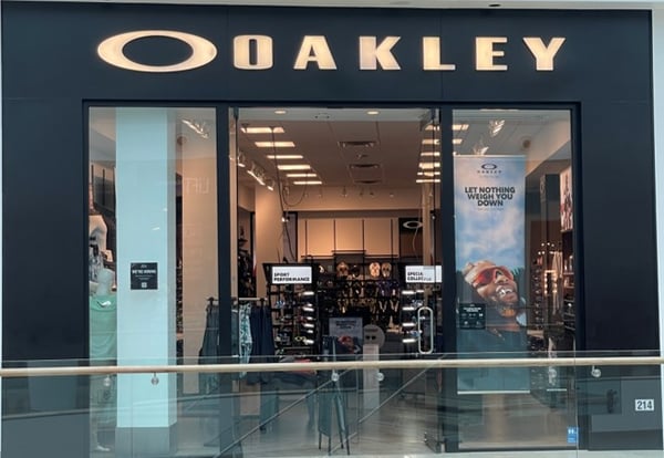 Oakley circle best sale center mall