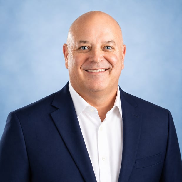 Male agent Wes Alexandedr