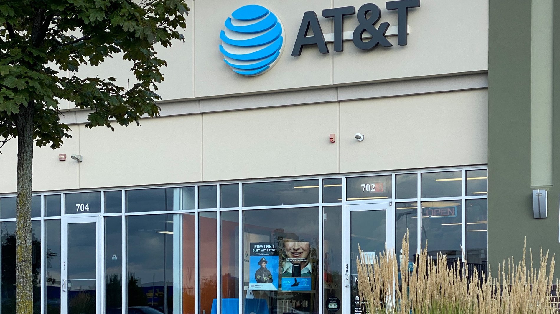 AT&T Bolingbrook Cell Phones, Wireless Plans & Accessories 702 E