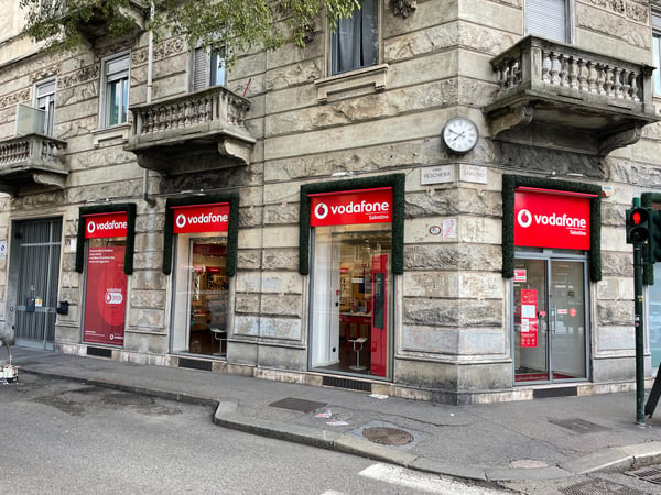 Vodafone Store | Piazza Sabotino