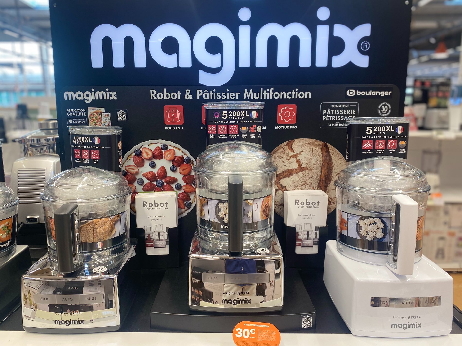 Robot multifonction Magimix. Robot pétrissage MAGIMIX, Robot multifonction Magimix CS 4200 XL, Robot multifonction Magimix CS 5200 XL Auto et Robot multifonction Magimix CS 5200 XL Premium.