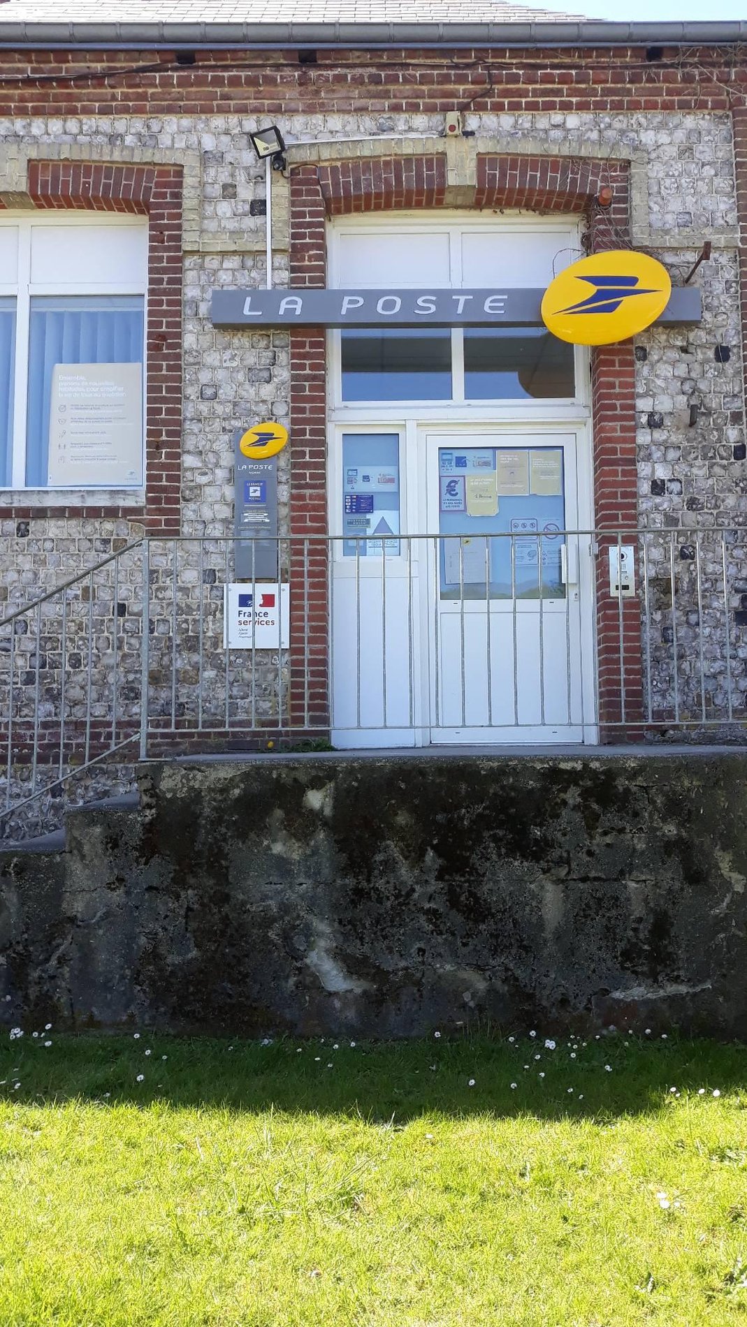 La Poste VALMONT (76540) La Poste