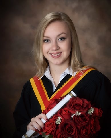 Grad Portraits In Kingston, ON | Prestige Portraits By Lifetouch