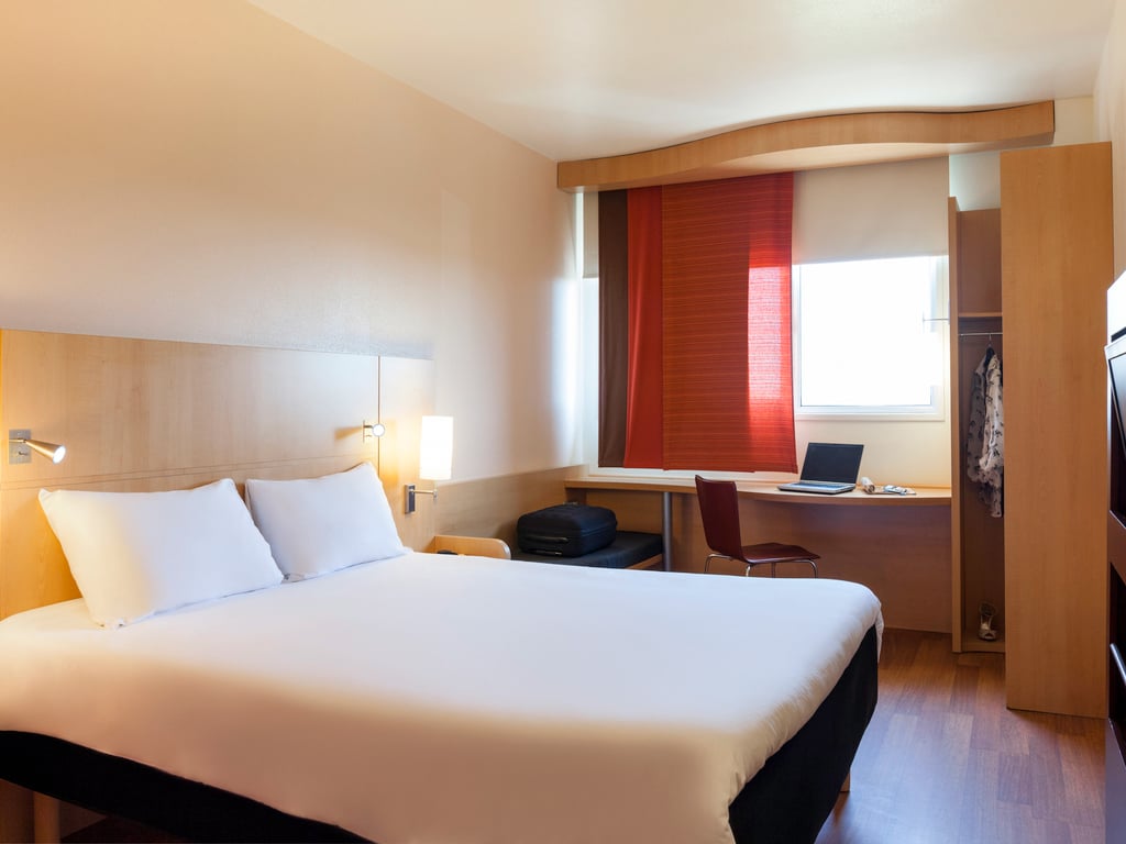 Hotels Near Barcelona El Prat International Airport Barcelona Book With All Accor Com