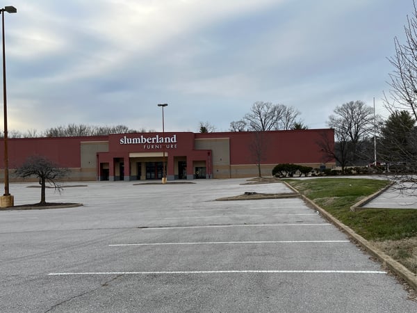 Slumberland Furniture Store in Des Peres,  MO - Storefront Wide View