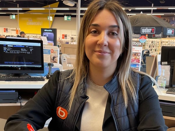 Océane fait parti de la Team Boulanger Bourg-en-Bresse depuis 2019 !
Elle est la touche fraicheur de notre pole Unique, Elle fait tout pour faire vivre une expérience unique à son client lors de son achat ou après son achat, que ce soit à l’encaissement, au financement ou au SAV !