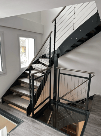 Treppen mit seilengeländer