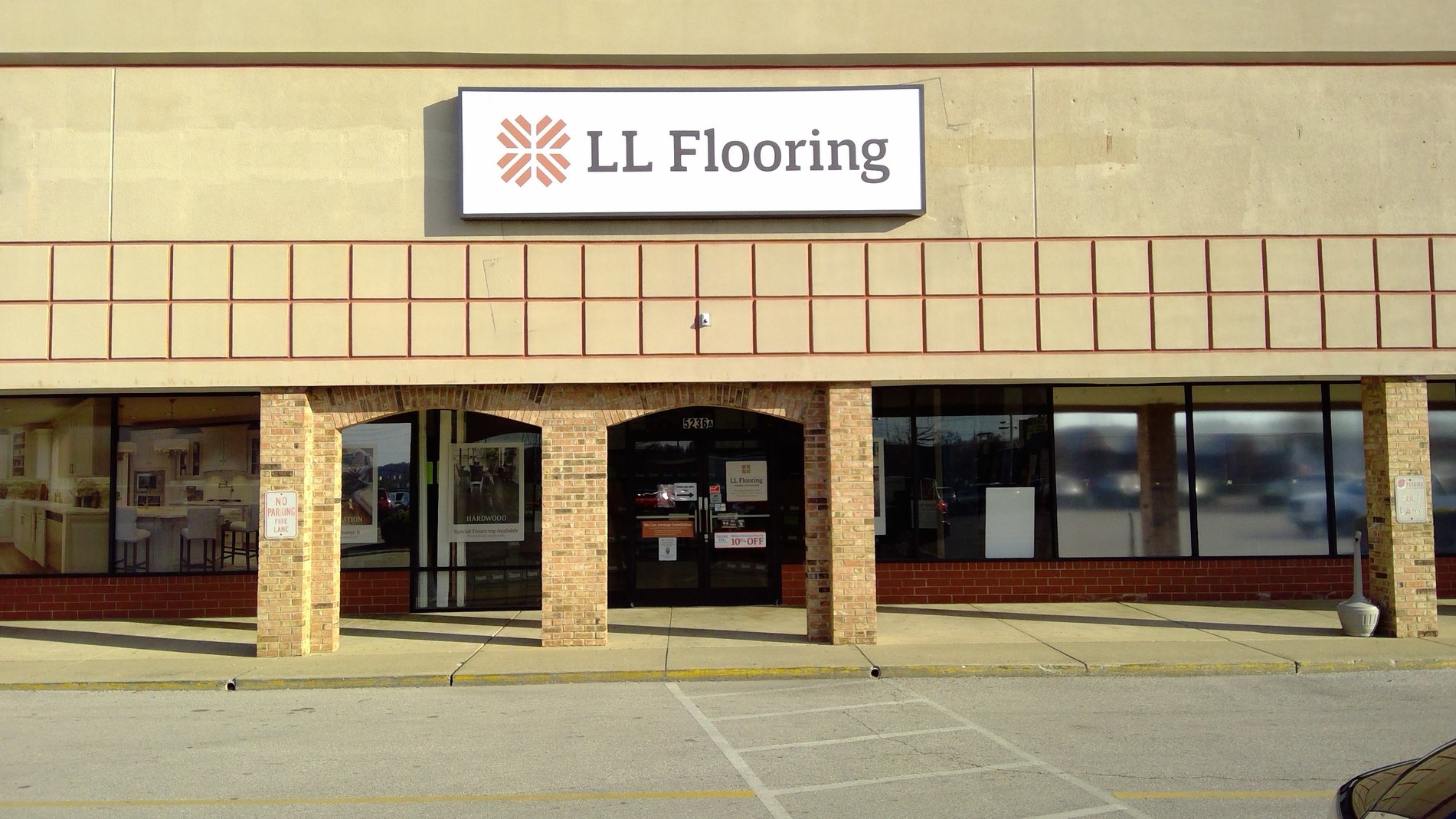 LL Flooring #1380 Louisville | 5236 Dixie Highway | Storefront