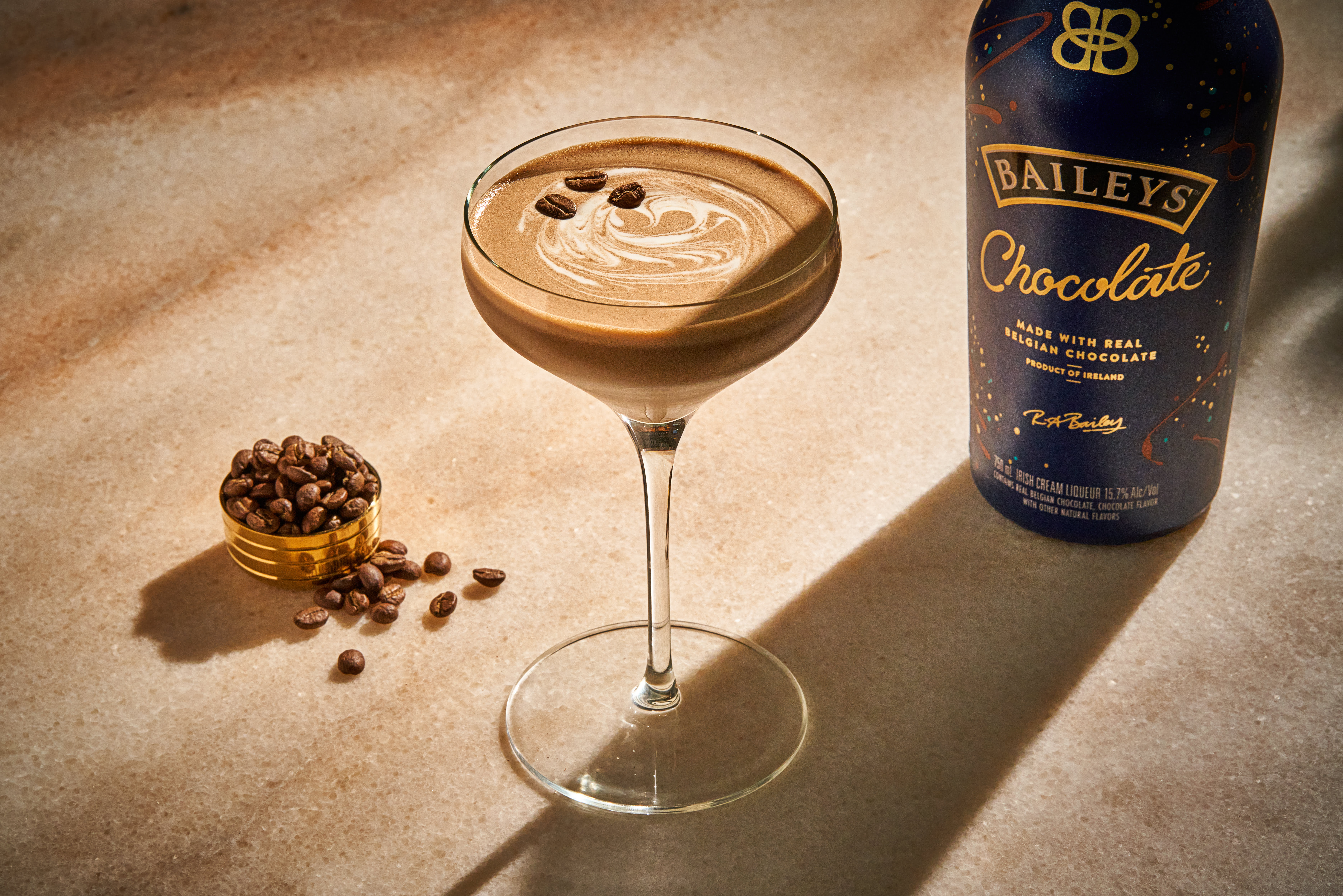 Baileys Original, chocolats au lait à la crème irlandaise remplis de  liqueur Baileys, 600 g 