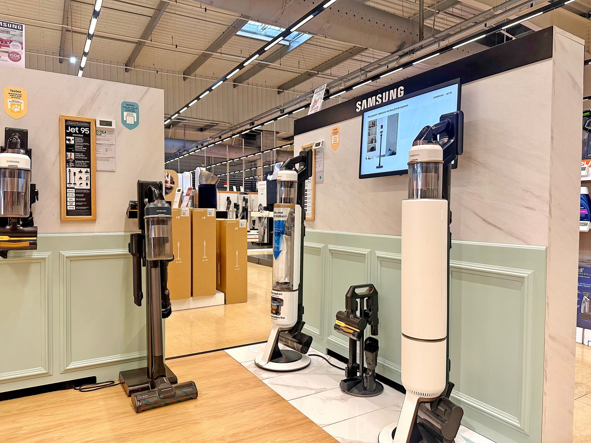 Rayon des Aspirateurs Samsung Bespoke chez Boulanger Toulon - La Garde