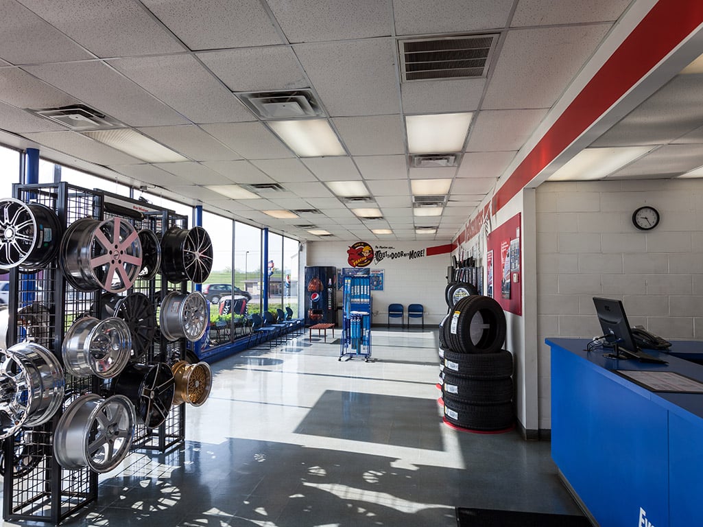 Tire Discounters Lawrenceburg tires, alignment, brakes, autoglass in