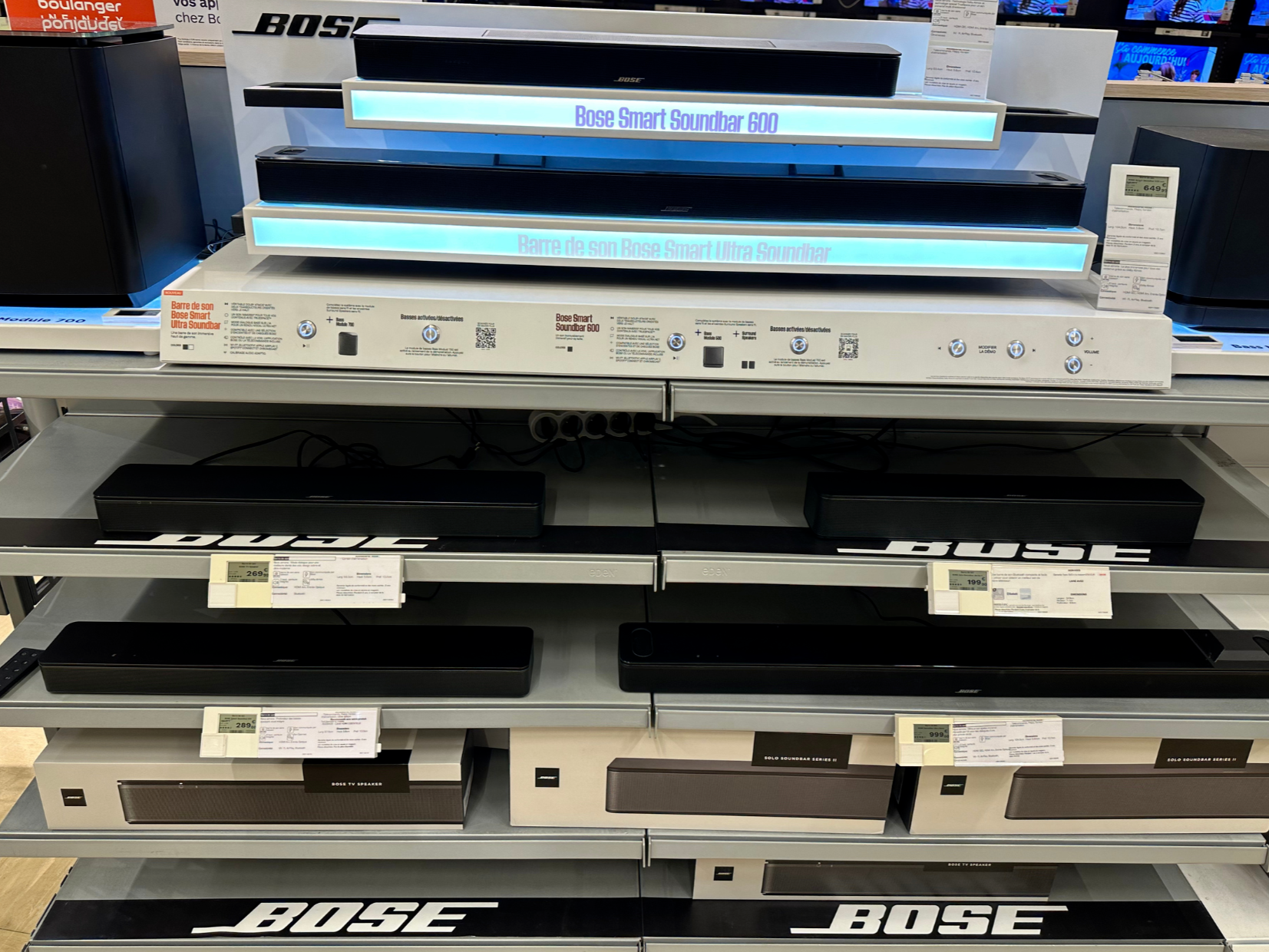 Notre section barre de son, enceintes portables, casques et ecouteurs BOSE dans le magasin Boulanger St-Omer/Arques