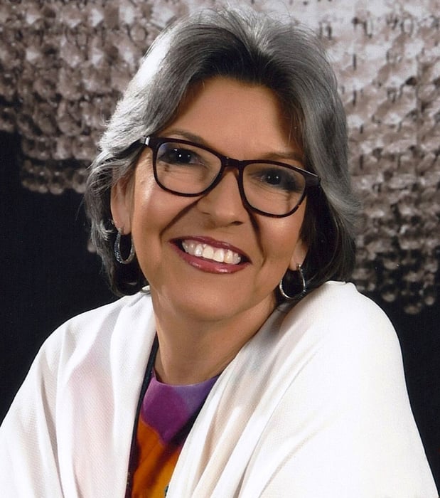 Dr. Monica Farias