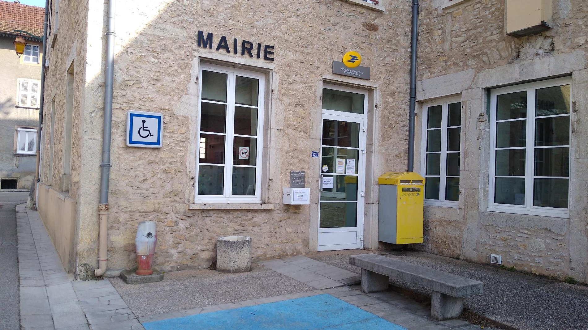 Photo du point La Poste Agence Communale VILLEBOIS Mairie