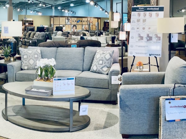 Slumberland Furniture Store in Cedar Rapids,  IA - Living Room Vignette